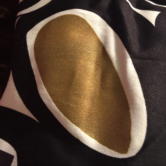 NWT Beautiful Metallic Geo Print Skirt - Picture 6 of 6